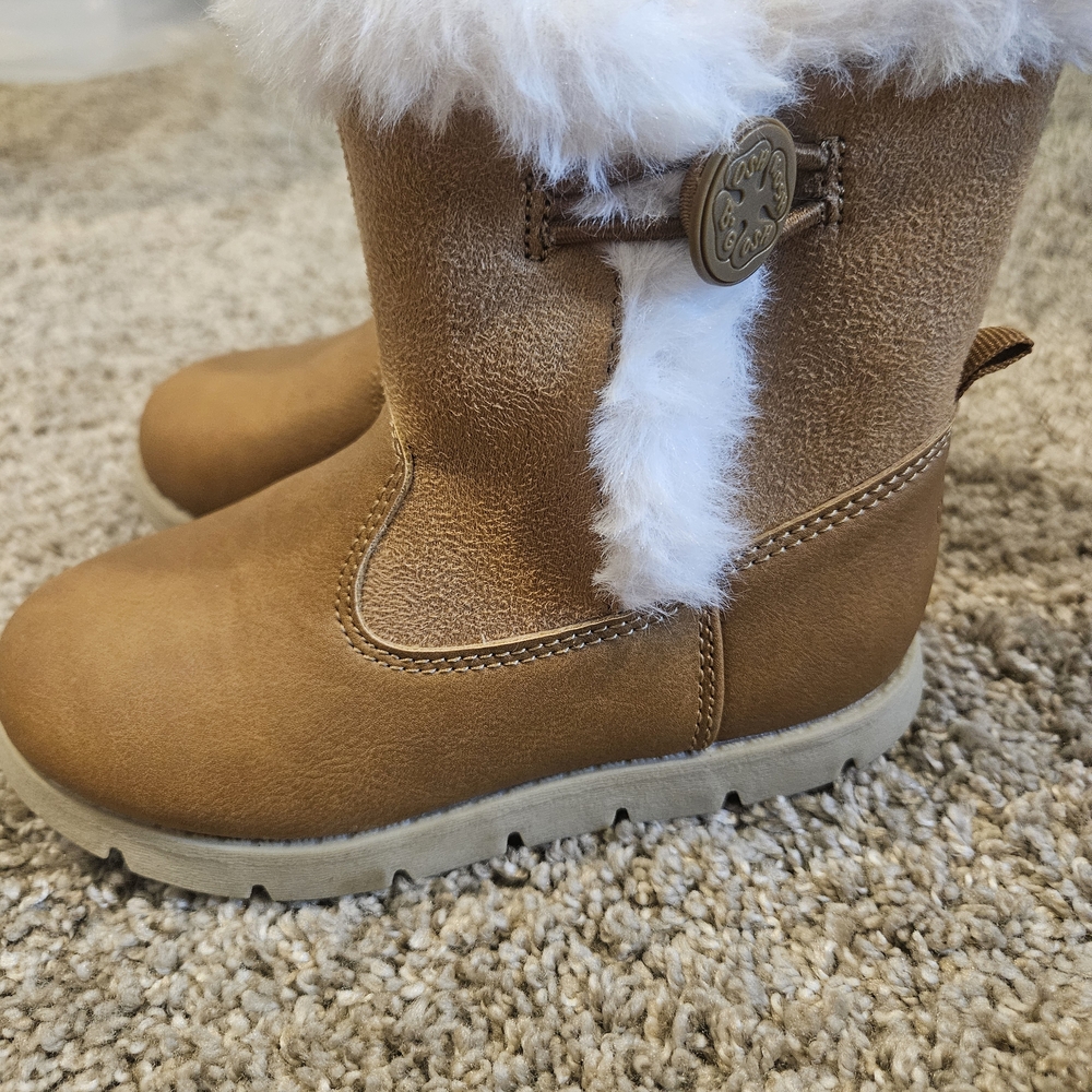 OshKosh B'gosh Tan Kids Boots with White Fur Trim